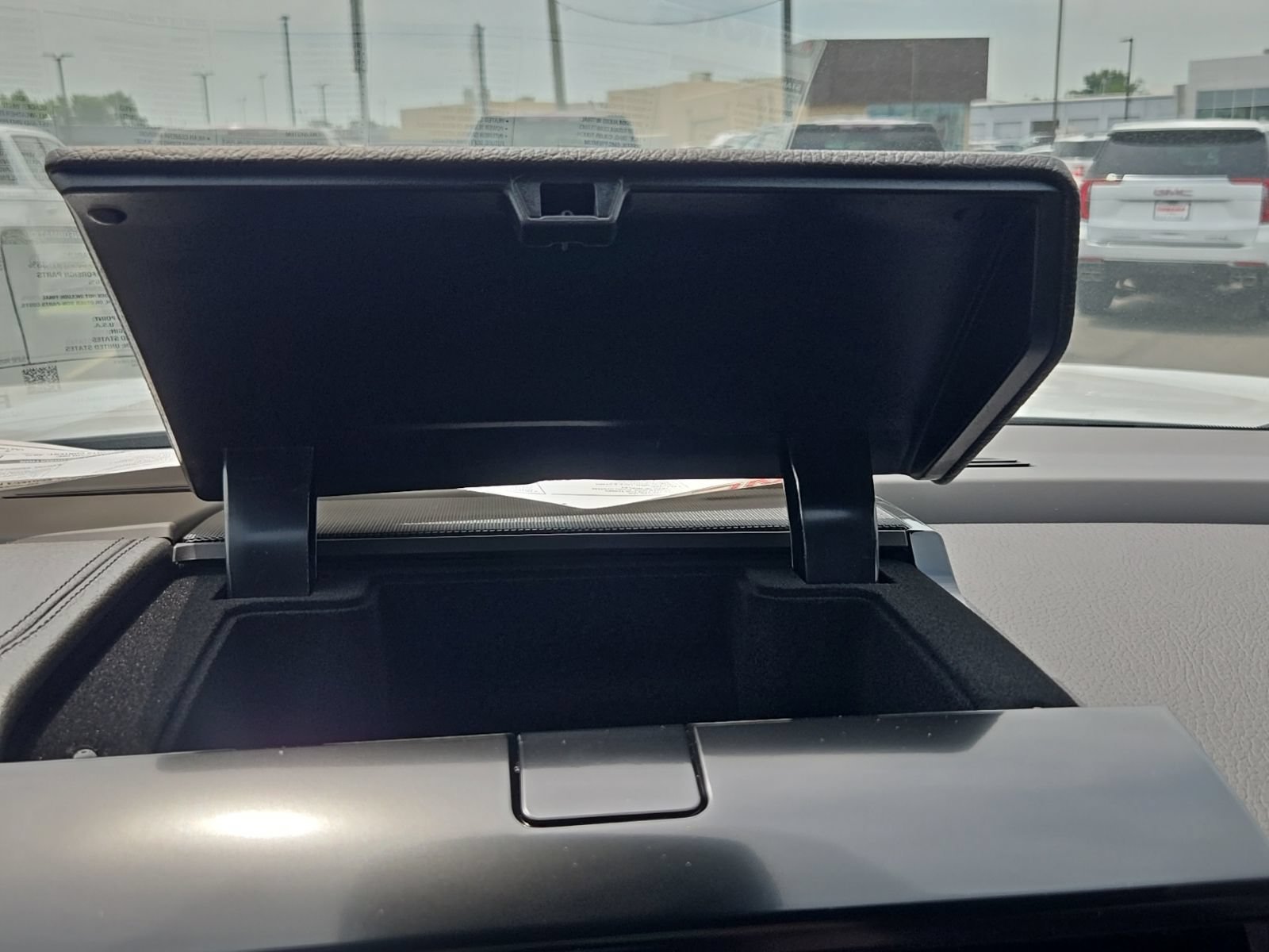2026 GMC Yukon XL Denali - Photo 43