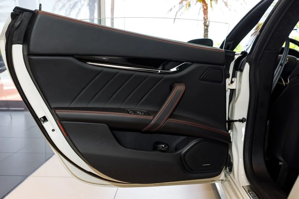 Used 2022 Bianco Maserati Modena image 21