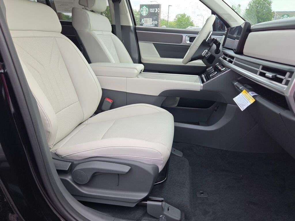 New 2026 Black Hyundai SEL AWD image 4