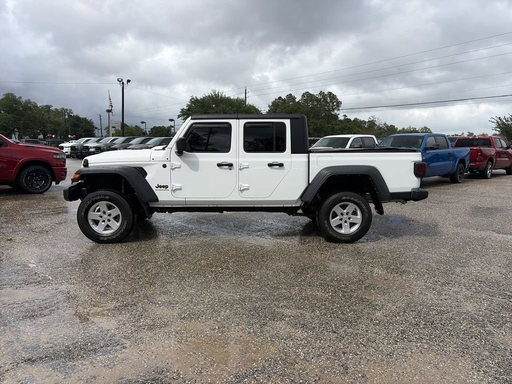 Used 2024 White Jeep Sport image 3
