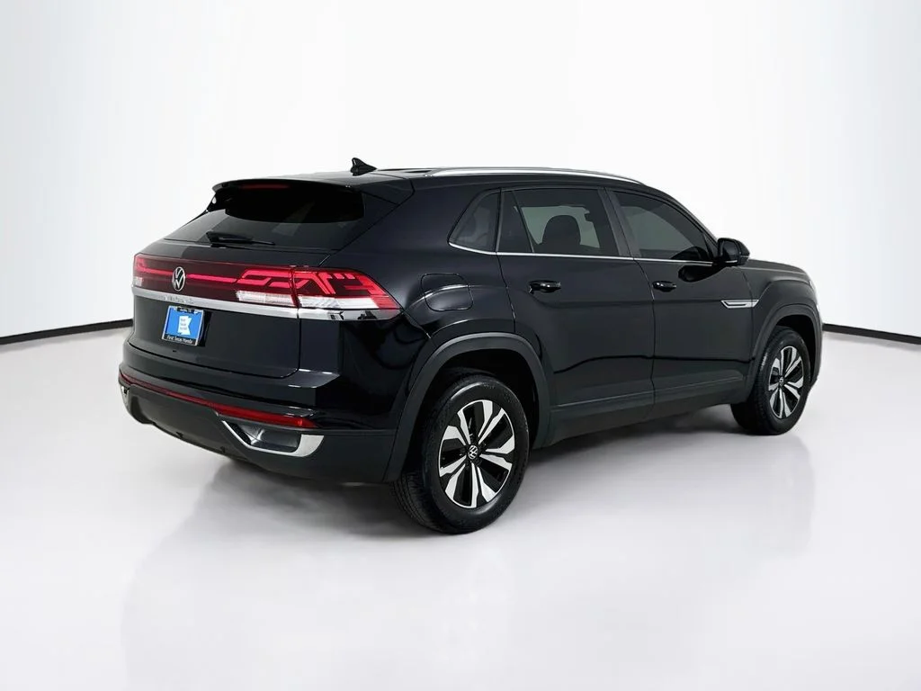 Used 2024 Deep Black Volkswagen 2.0T SE image 7