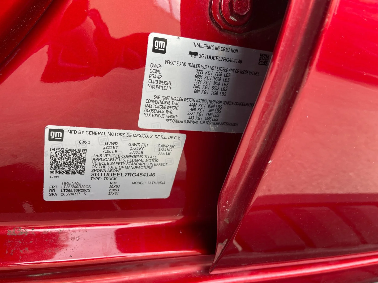 Used 2024 Red GMC AT4 image 33