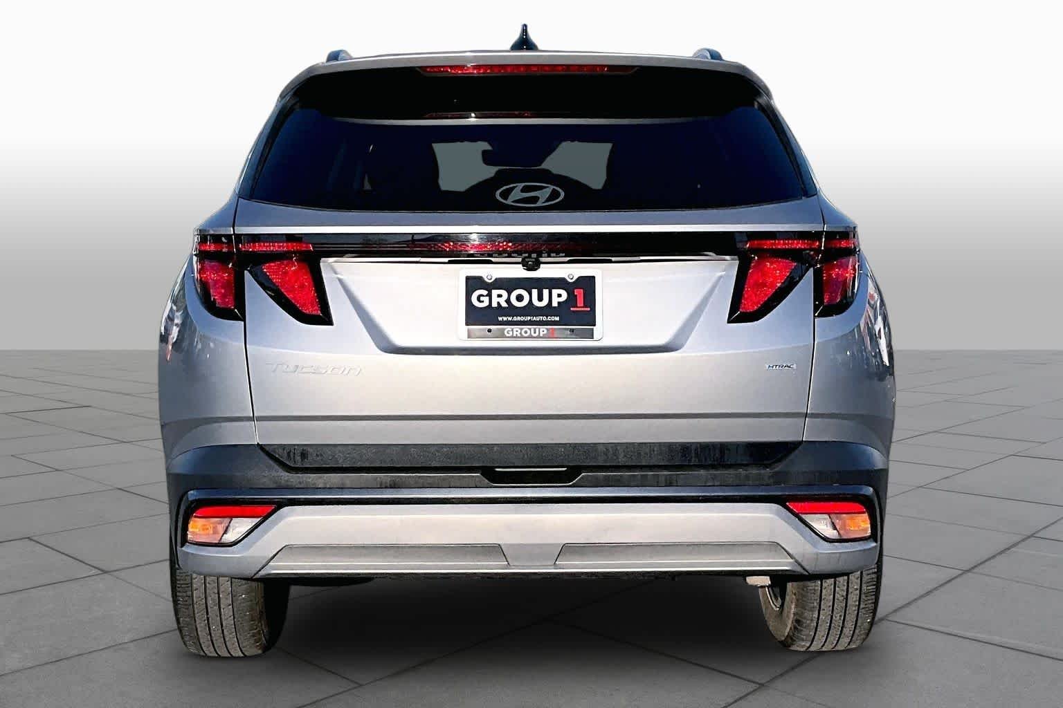 Used 2025 Shimmering Silver Hyundai SEL image 5