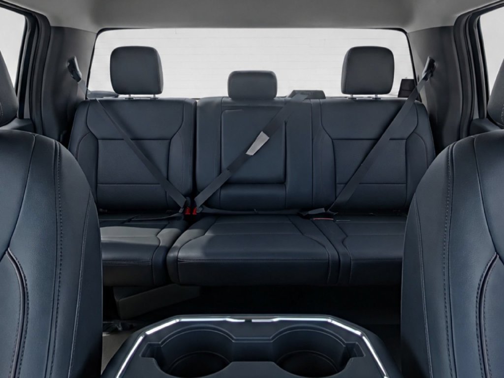 New 2027 Glacier Gray Metallic Tri-Coat Ford F-350® LARIAT® image 17