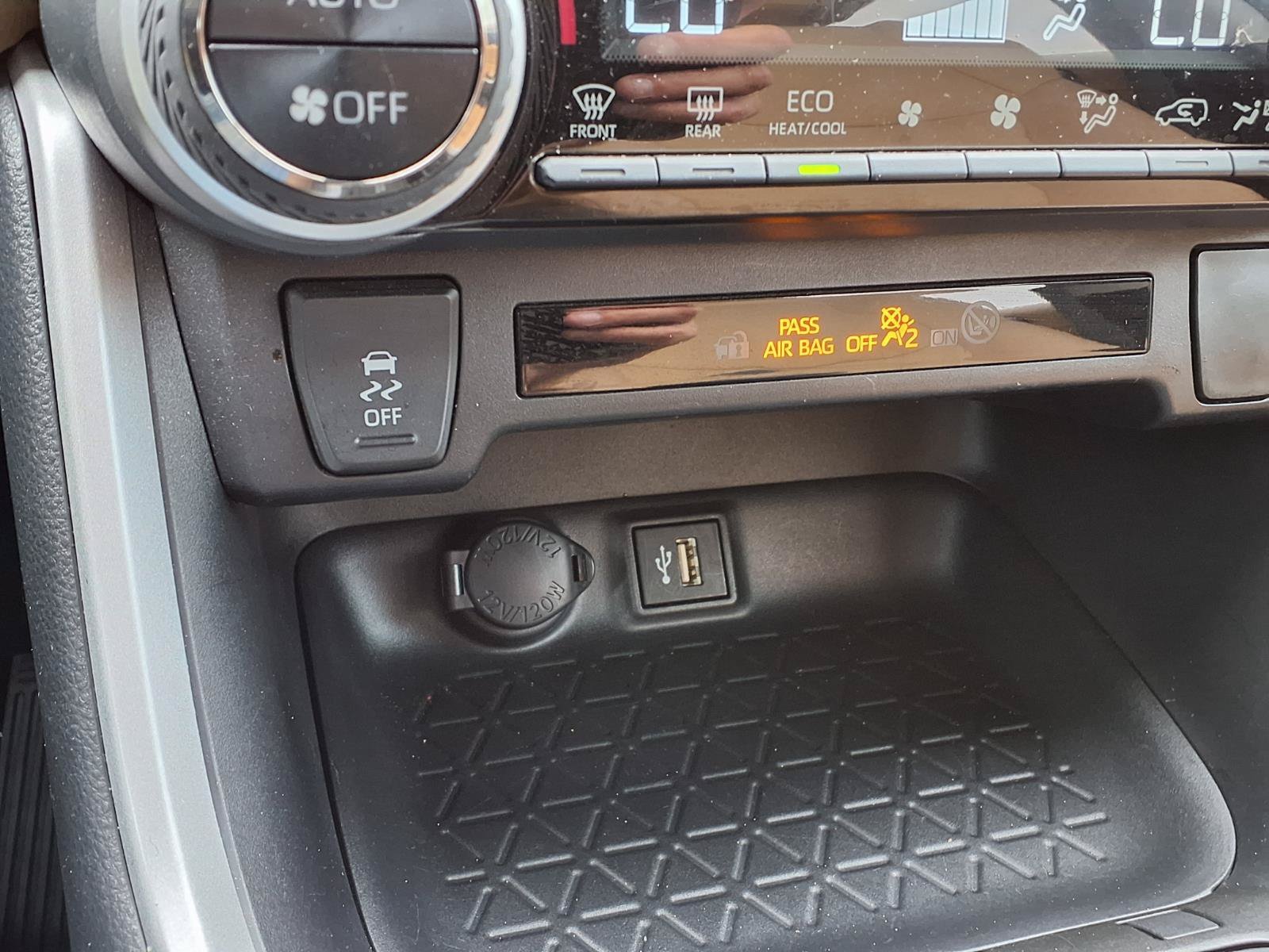 Certified Used 2025 Ice Toyota LE image 24