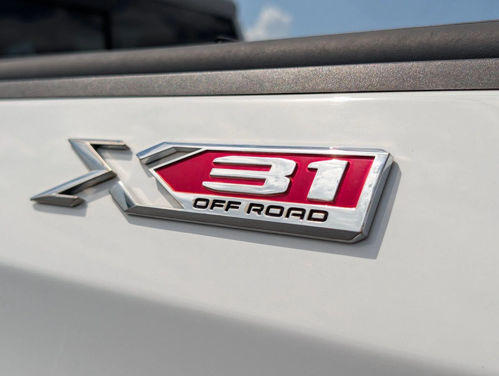 Used 2019 SUMMIT WHITE GMC SLT image 35