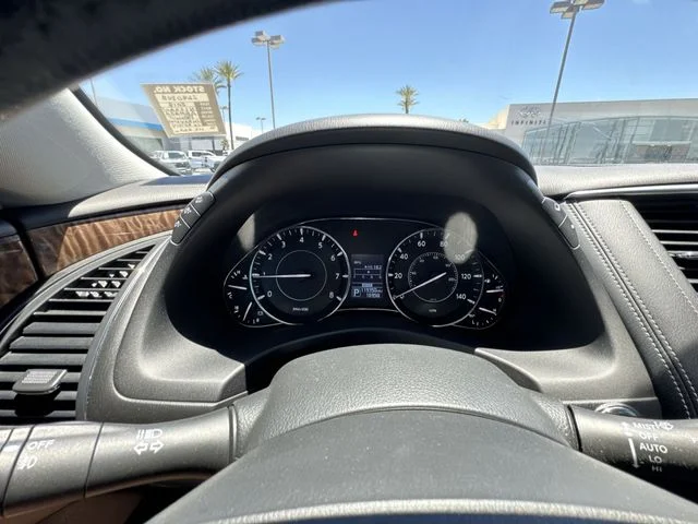 Used 2018 Brown Nissan SL image 11