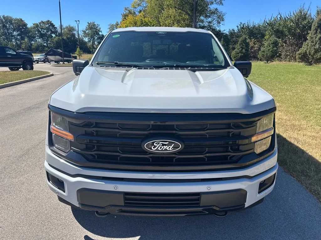 New 2026 Avalanche Ford XLT image 2