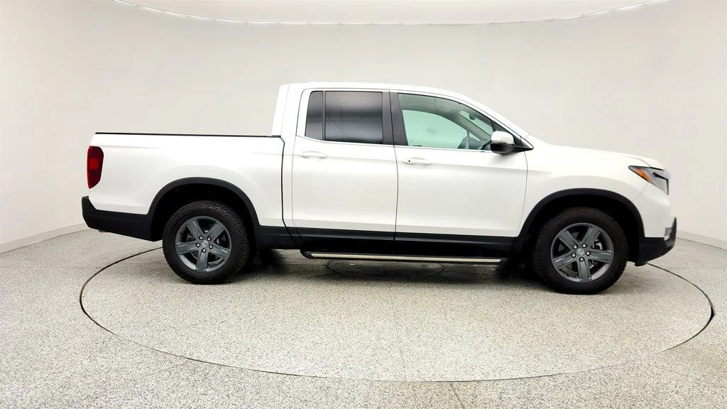 Used 2023 Platinum White Pearl Honda RTL AWD image 4
