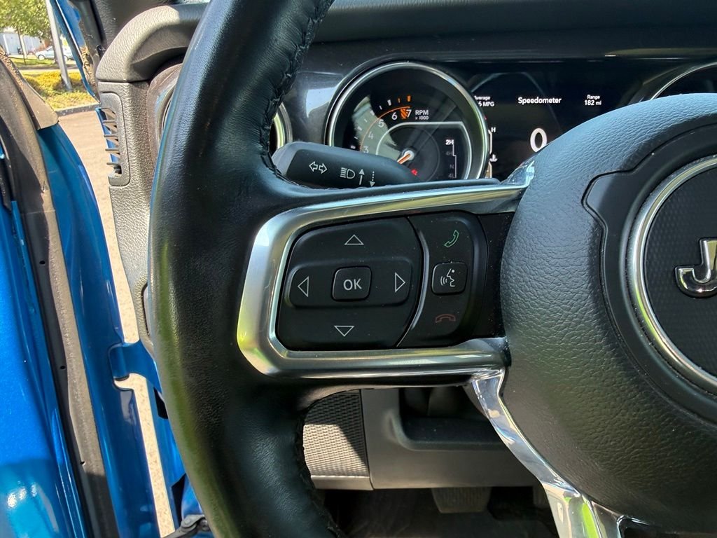 Used 2022 Hydro Blue Pearlcoat Jeep Unlimited Sahara Altitude image 10