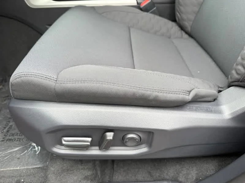 2026 Toyota Tundra SR5 - Photo 17