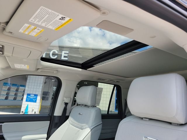 Certified Used 2025 Agate Black Metallic Ford Platinum image 19