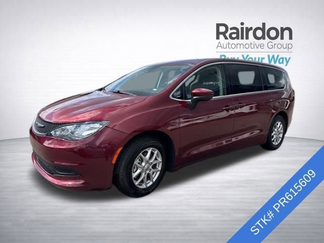 Used 2023 Velvet Red Pearlcoat Chrysler LX image 3