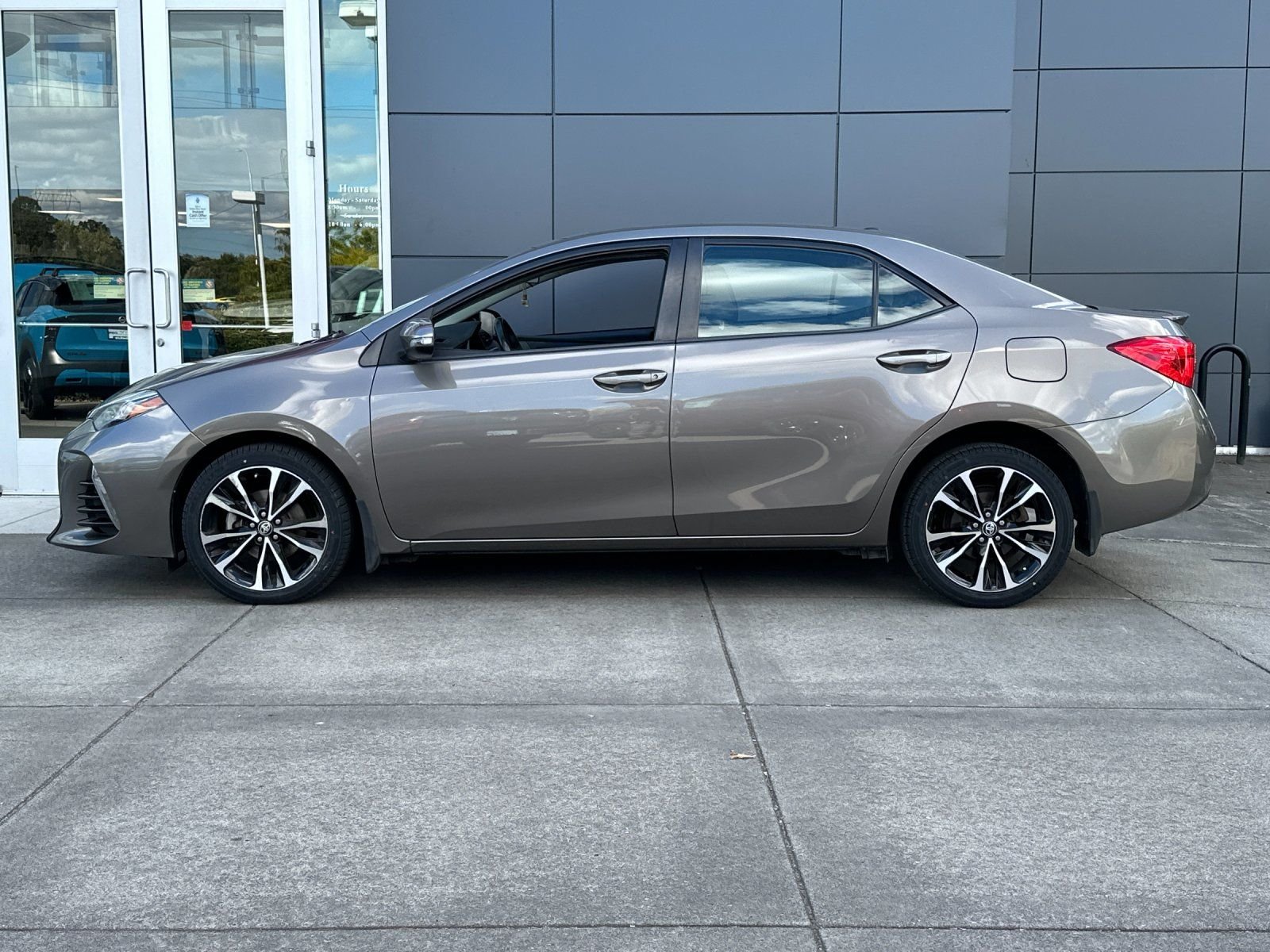 Used 2017 Gray Metallic Toyota SE image 6