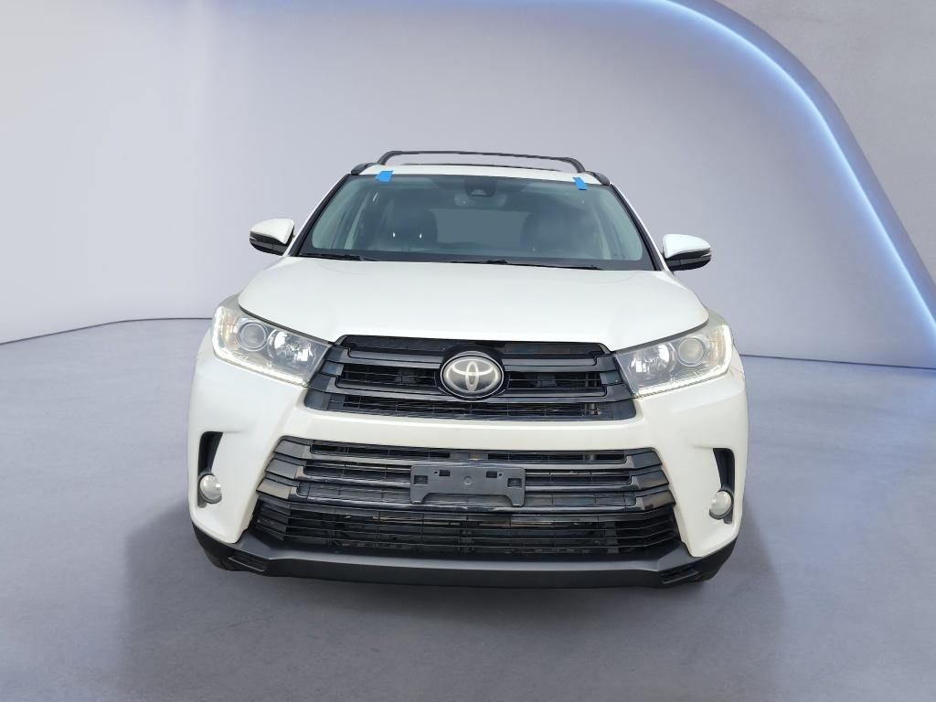 Used 2018 Blizzard Pearl Toyota SE image 2