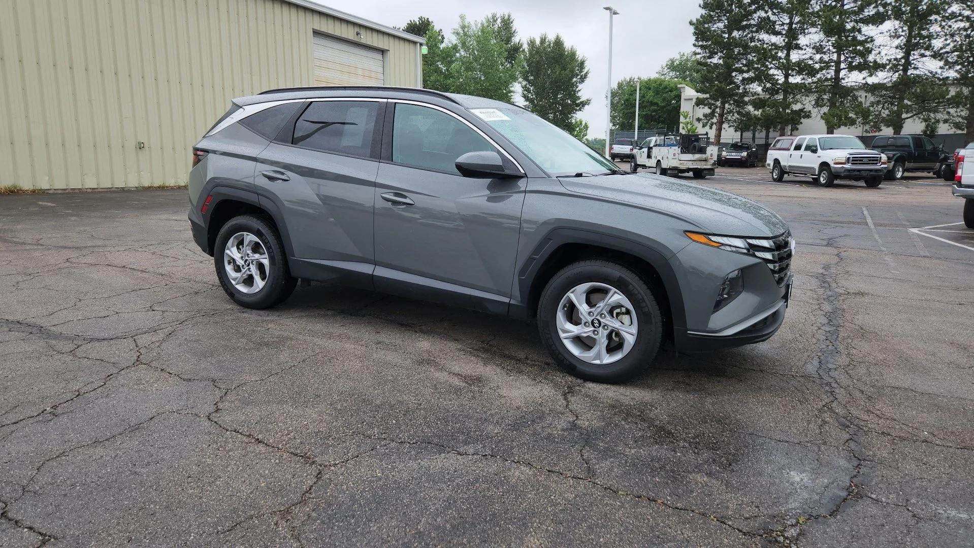 Used 2024 Hampton Gray Hyundai SEL image 13