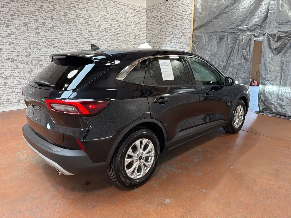 Used 2023 Black Ford Active image 7
