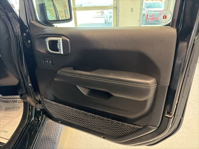 Used 2021 Black Jeep Unlimited Sahara image 41