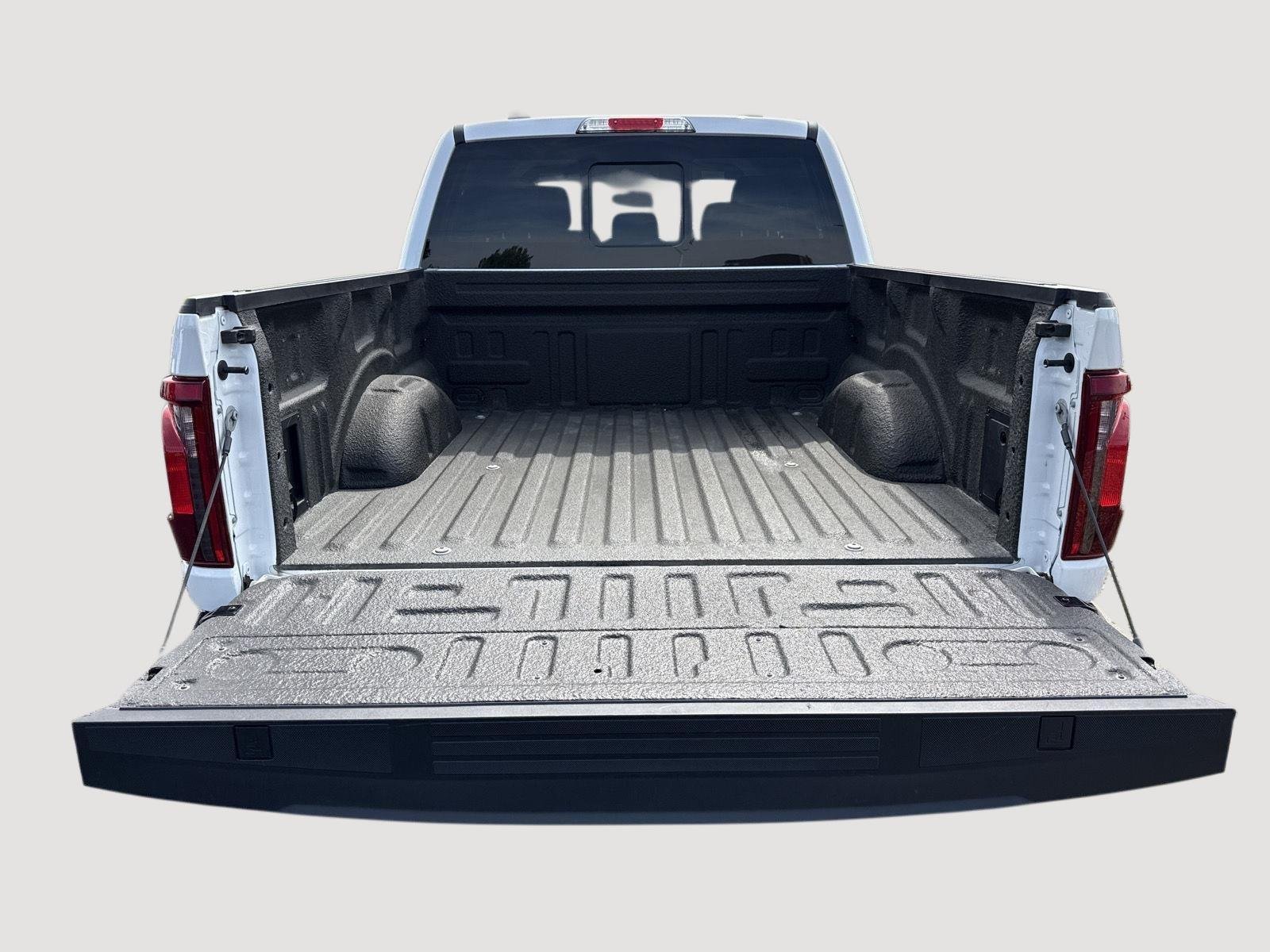 Used 2024 Oxford White Ford XLT image 6