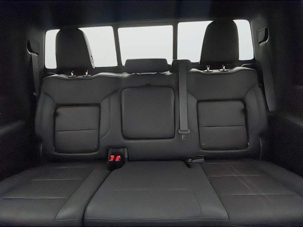 Used 2024 Black Chevrolet High Country image 40