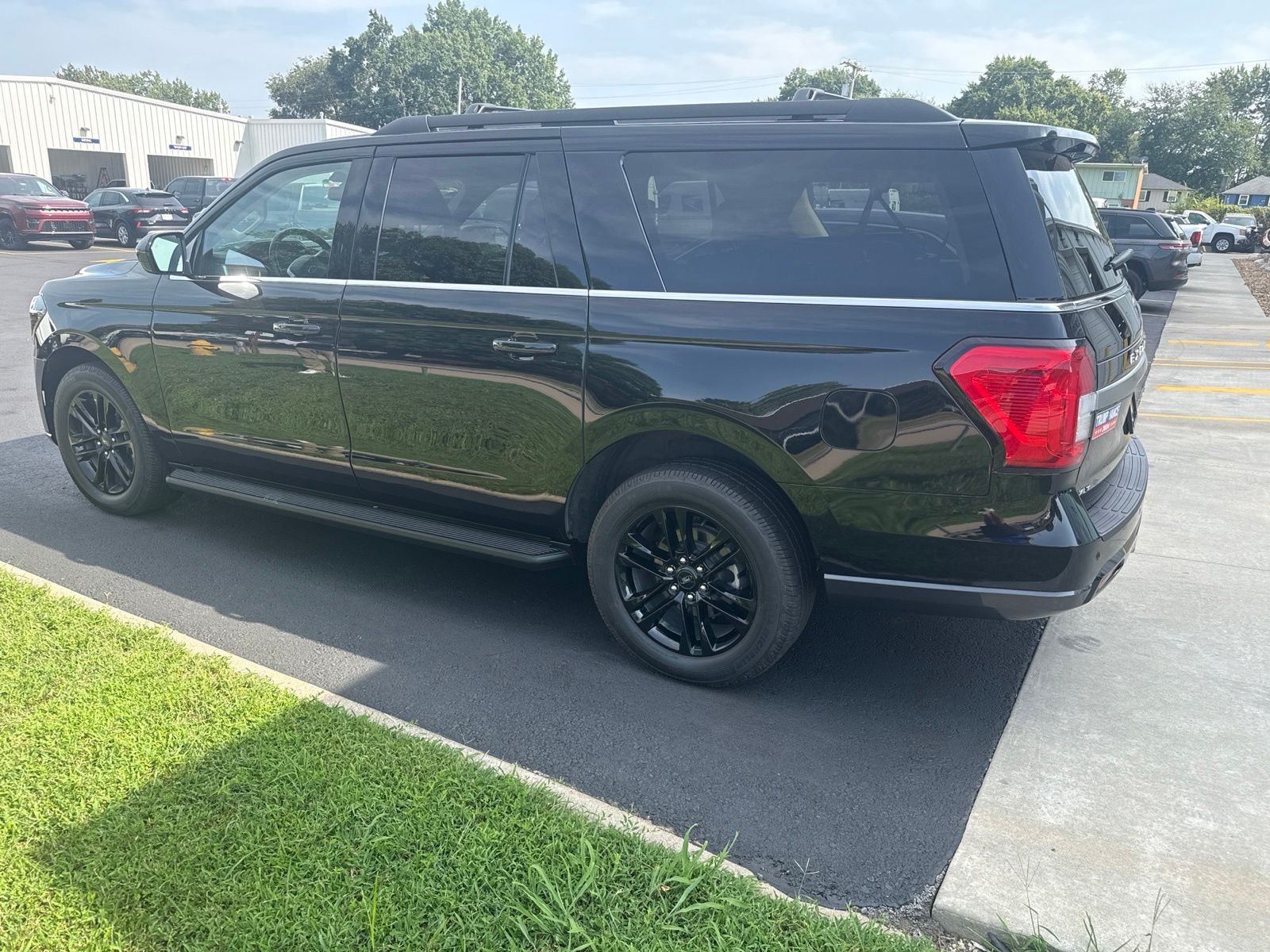 Used 2024 Black Ford XLT image 3
