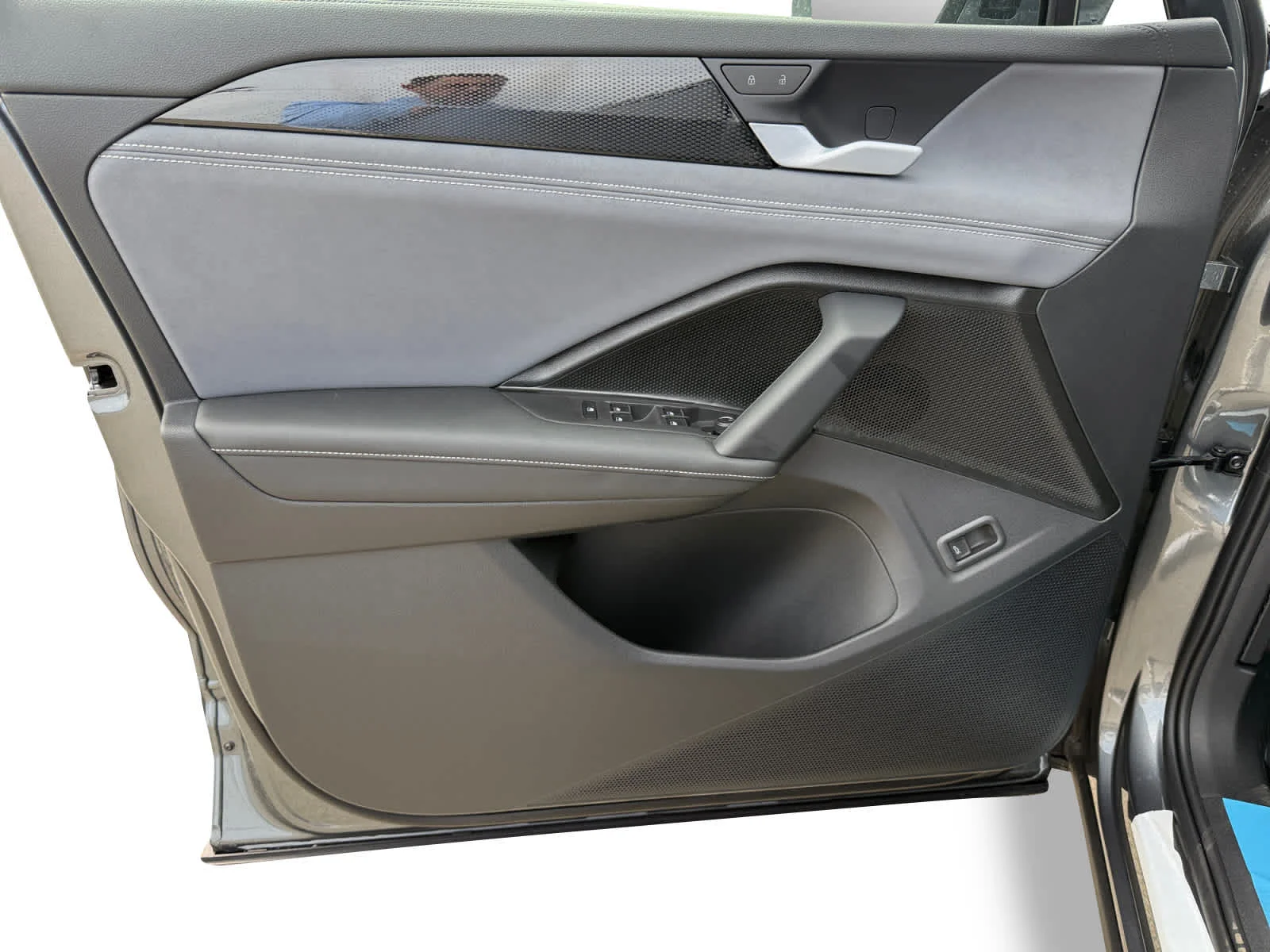 2026 Volkswagen Tiguan SE - Photo 10