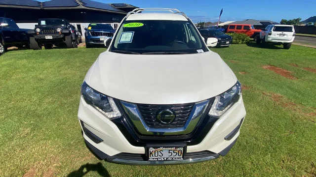 Used 2020 White Nissan SV image 8