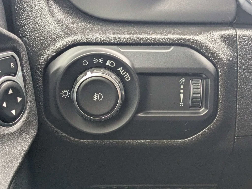 Used 2023 Gray Jeep Sahara image 19