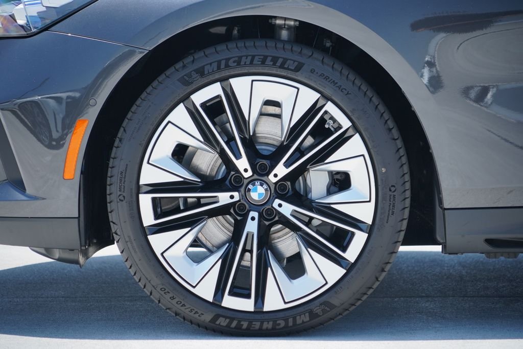 New 2027 Dark Graphite Metallic BMW 530i image 5