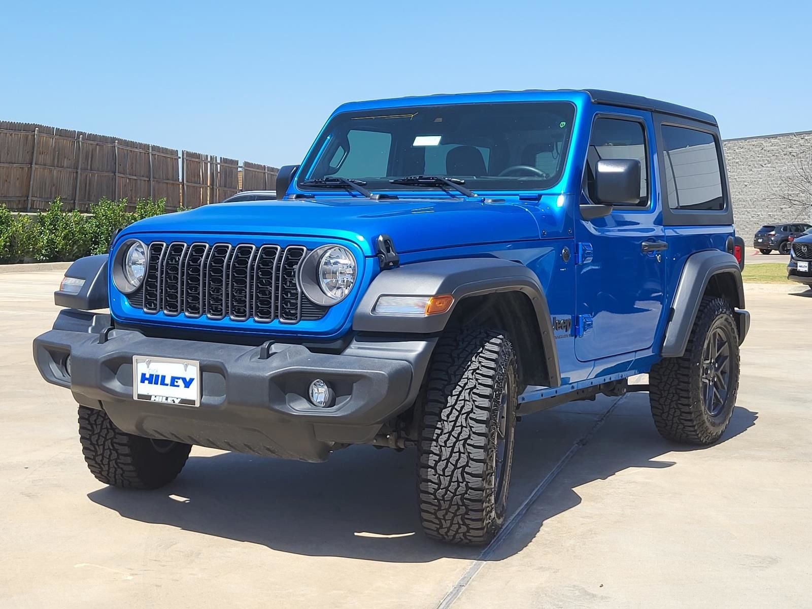 Used 2024 Hydro Blue Pearl Coat Jeep Sport S image 2