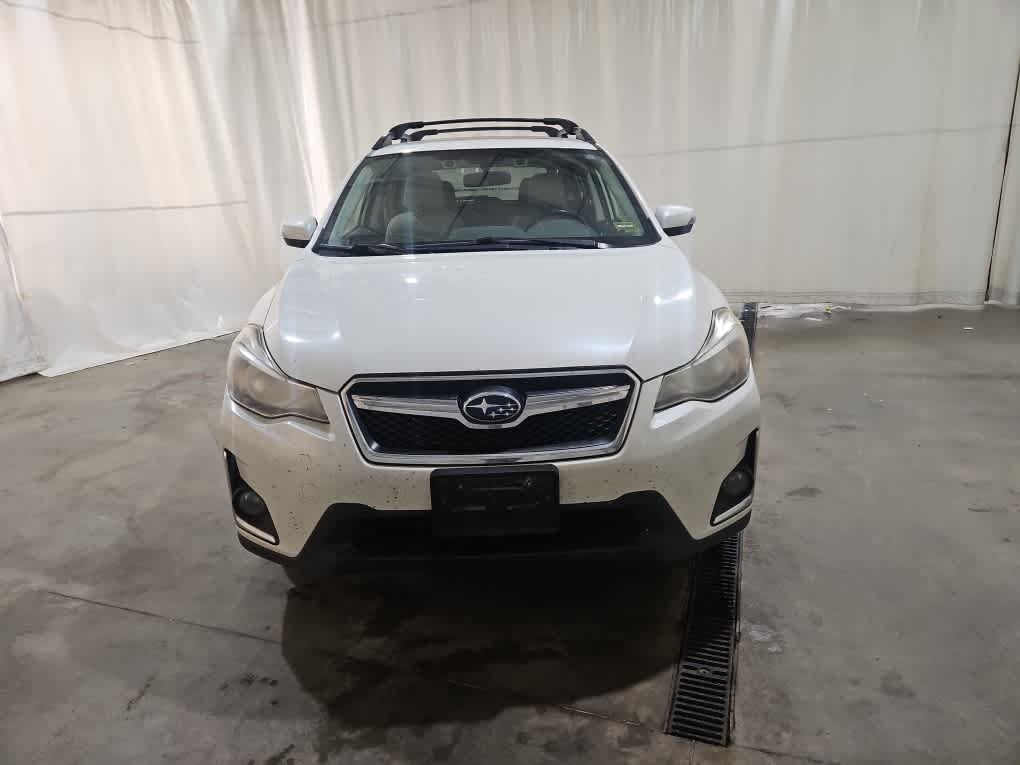 Used 2017 Crystal White Pearl Subaru Limited image 4