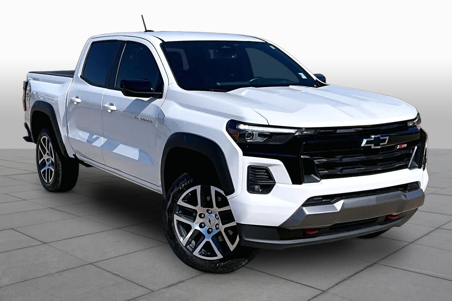 Used 2024 Summit White Chevrolet 4WD Z71 image 3