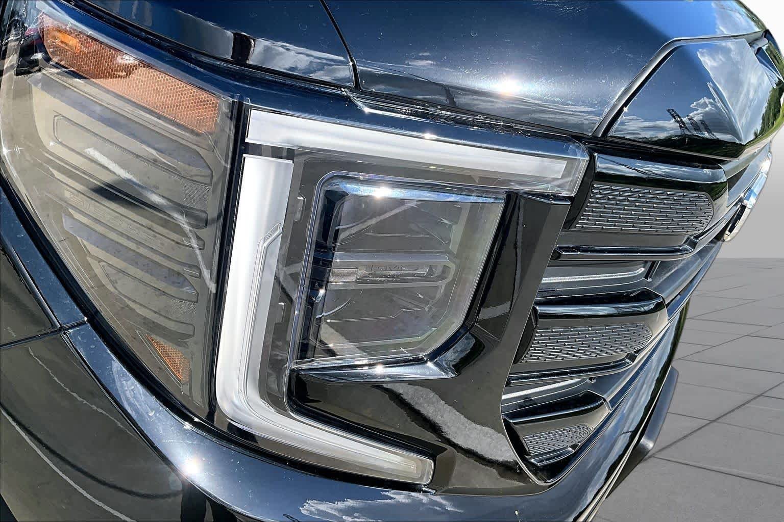 Used 2022 Onyx Black GMC Elevation image 27