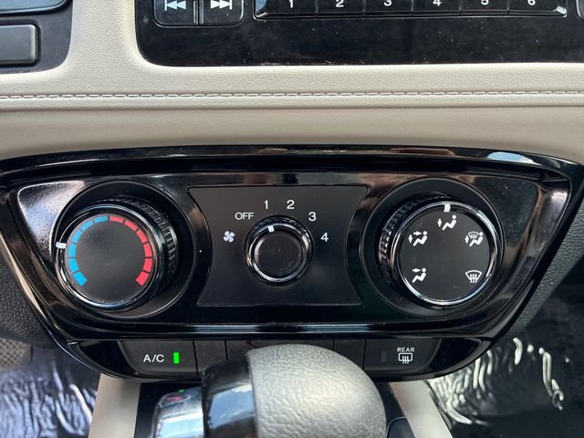 Used 2021 White Honda LX image 25