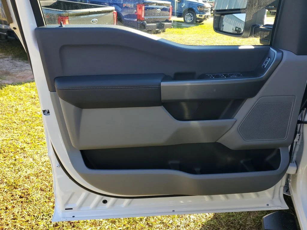 New 2026 Oxford White Ford F-250® XL image 6