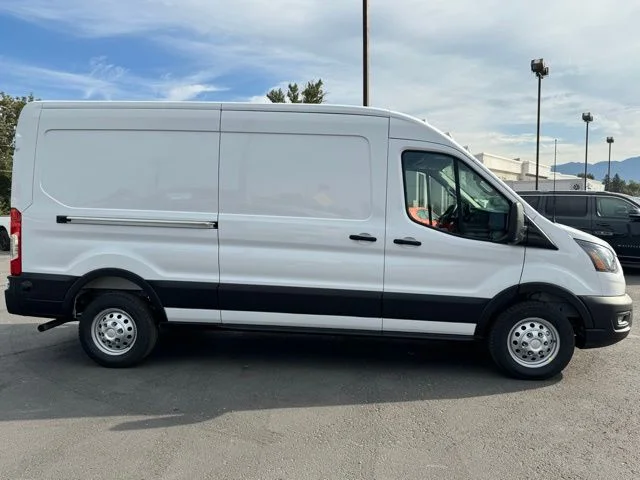 New 2026 Oxford White Ford Base image 2