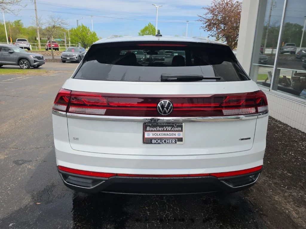 New 2026 Opal White Pearl Volkswagen 2.0T SE image 4