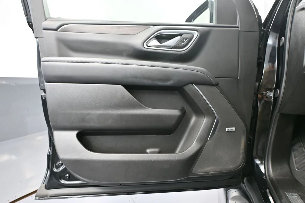 Used 2024 Black Chevrolet Z71 image 14
