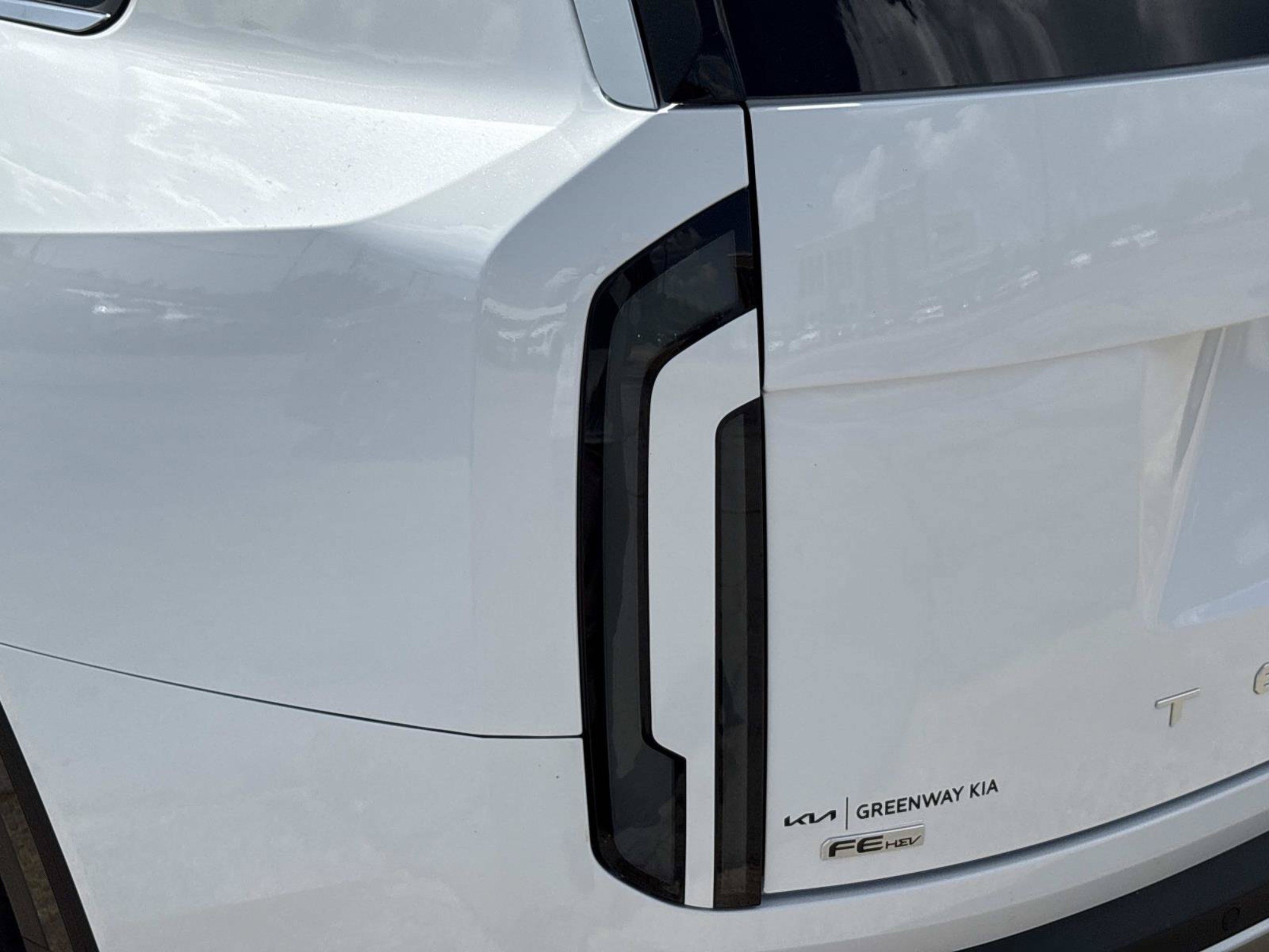New 2027 Glacial White Pearl Kia EX image 32