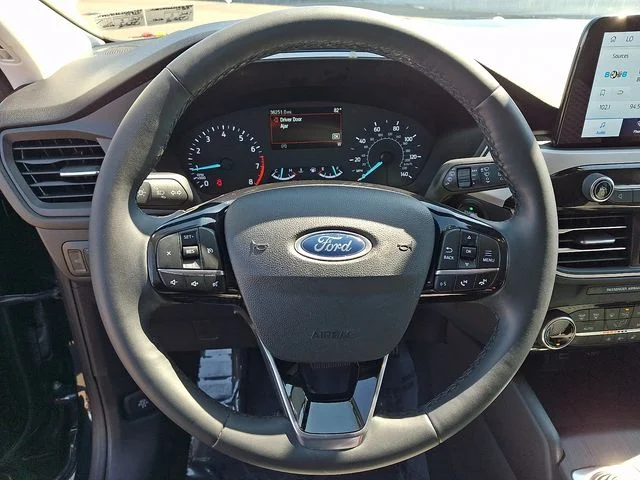 Certified Used 2022 Black Metallic Ford SE image 18