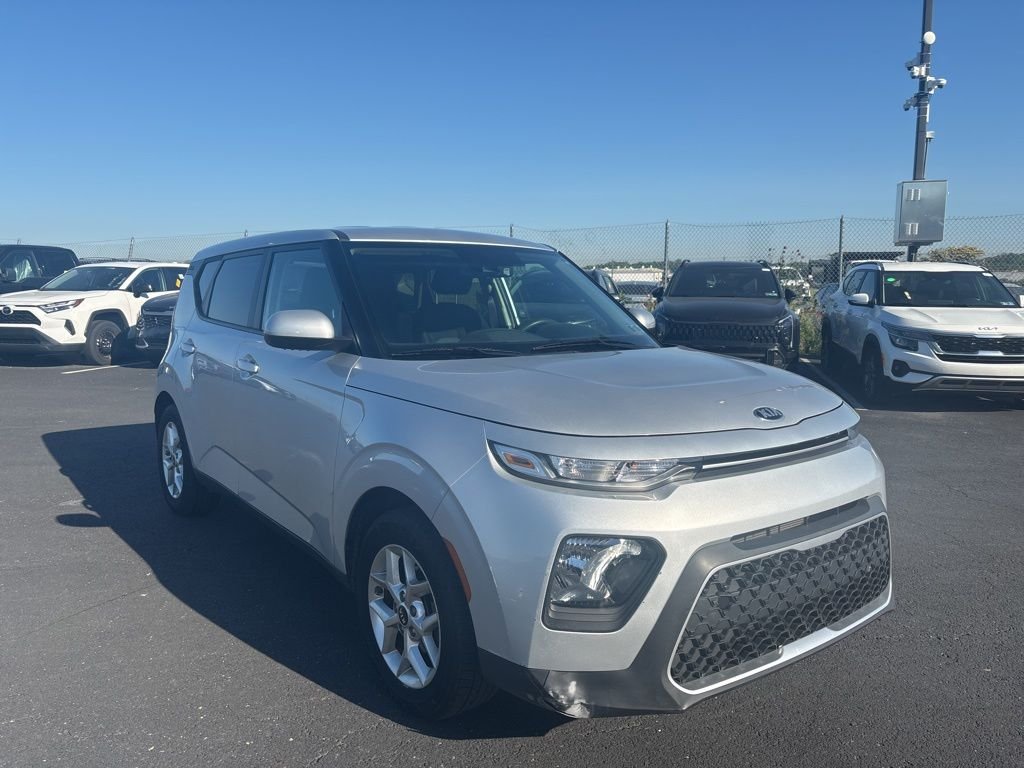 2021 Kia Soul 2.0L S IVT's photo