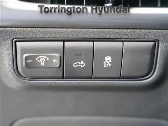 2025 Hyundai Santa Cruz SE - Photo 13