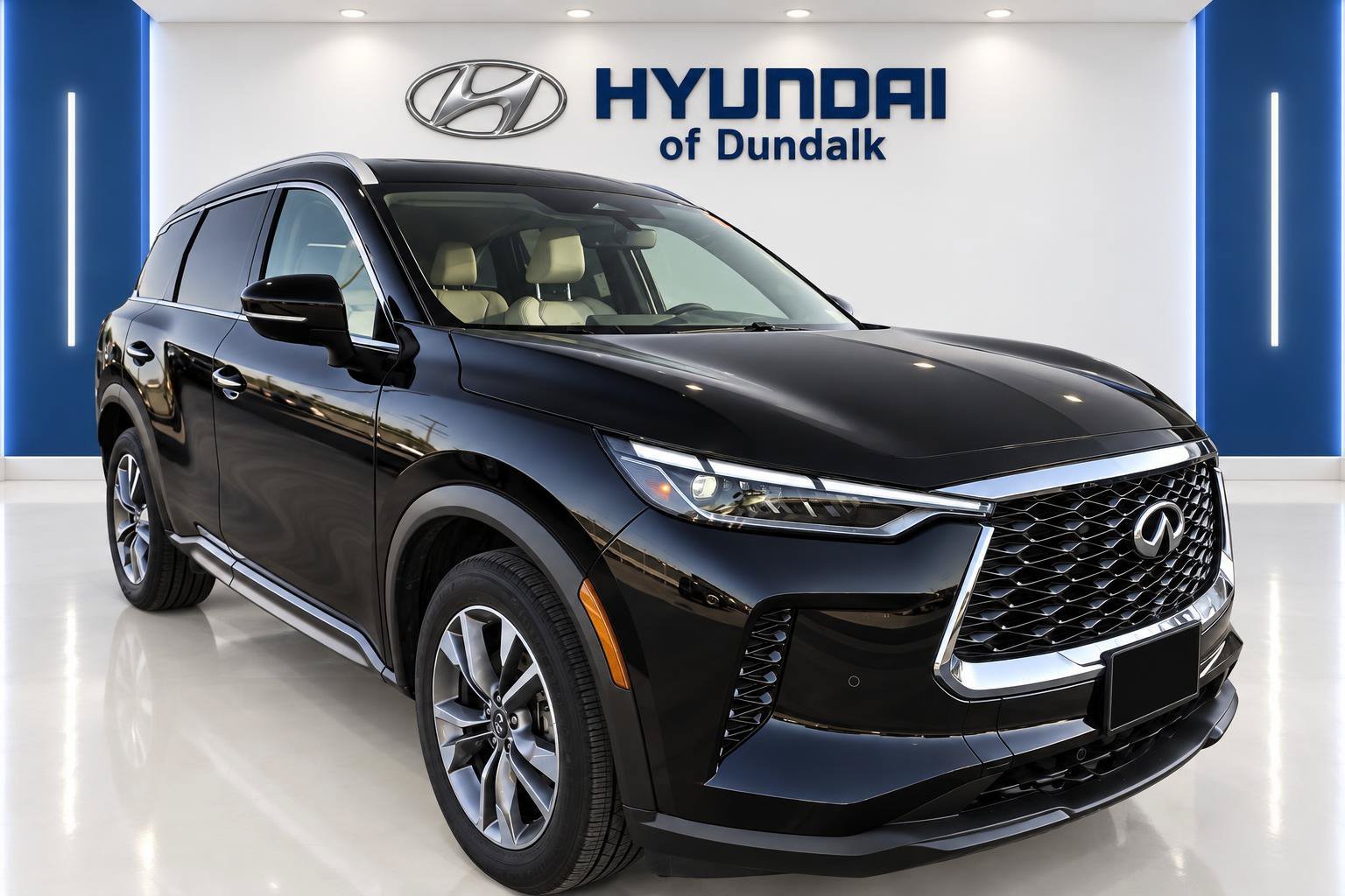 Used 2024 Black INFINITI LUXE image 1