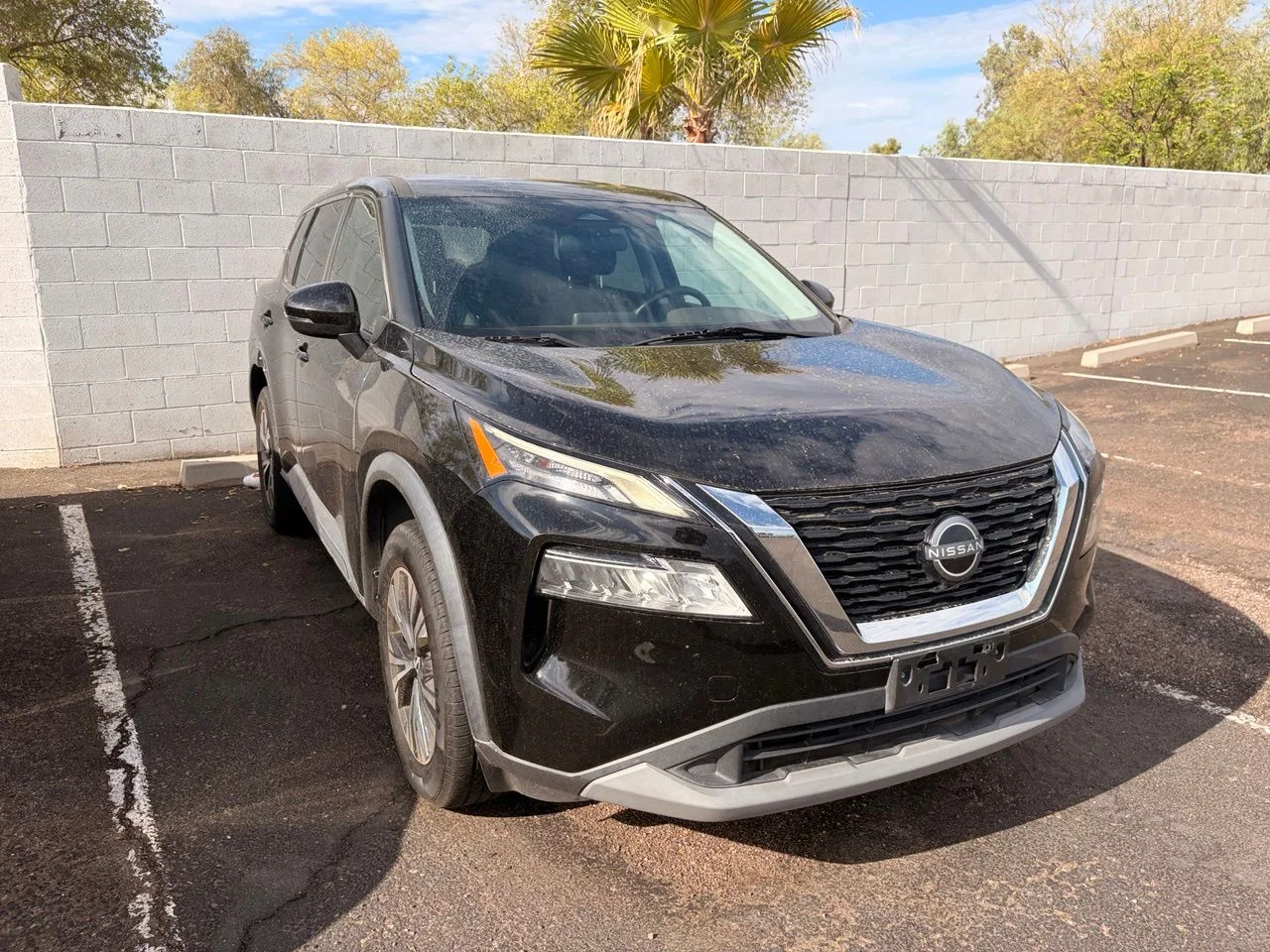 Used 2022 Super Black Nissan SV image 3