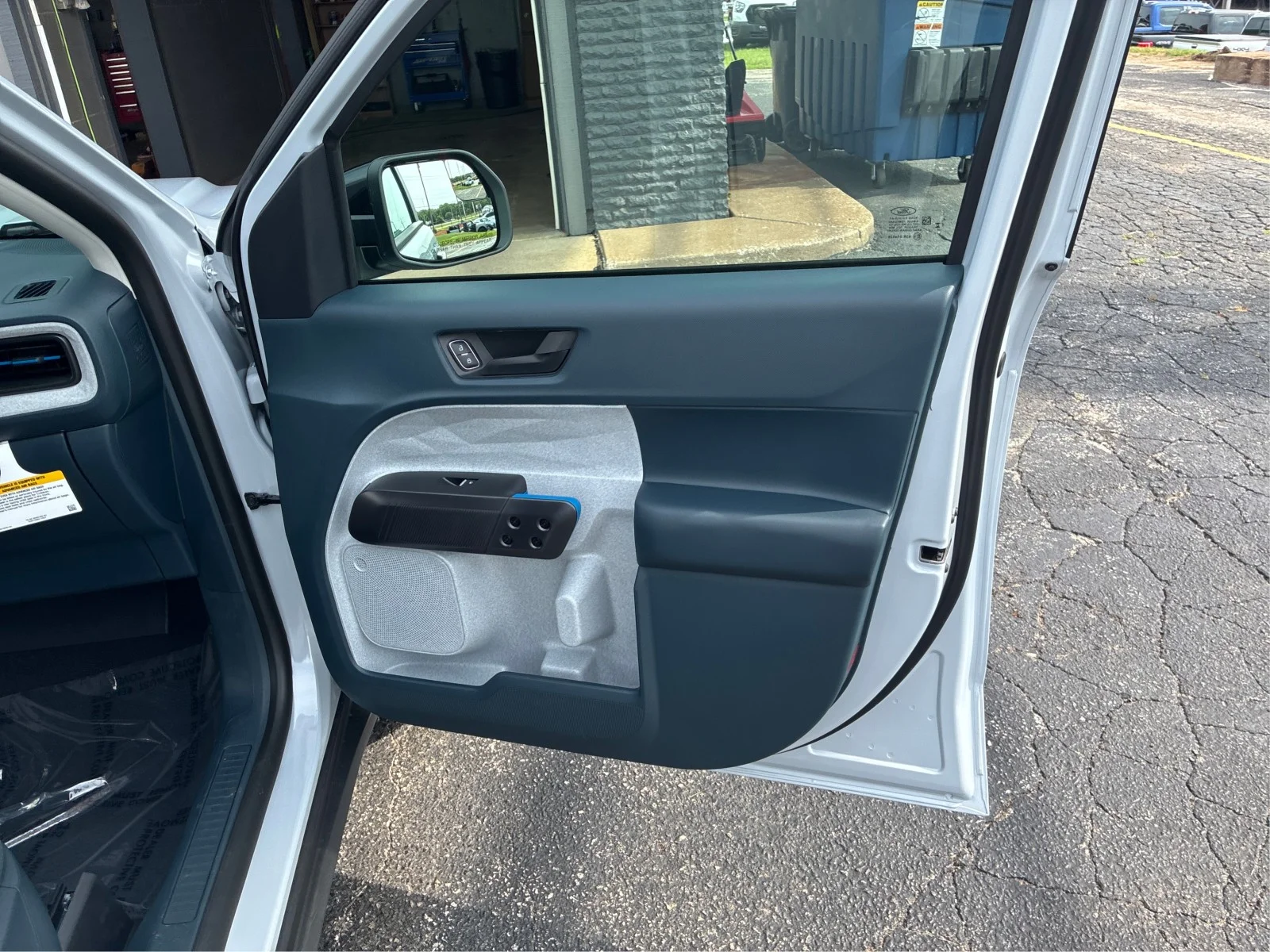 New 2026 Space White Metallic Ford XLT image 19