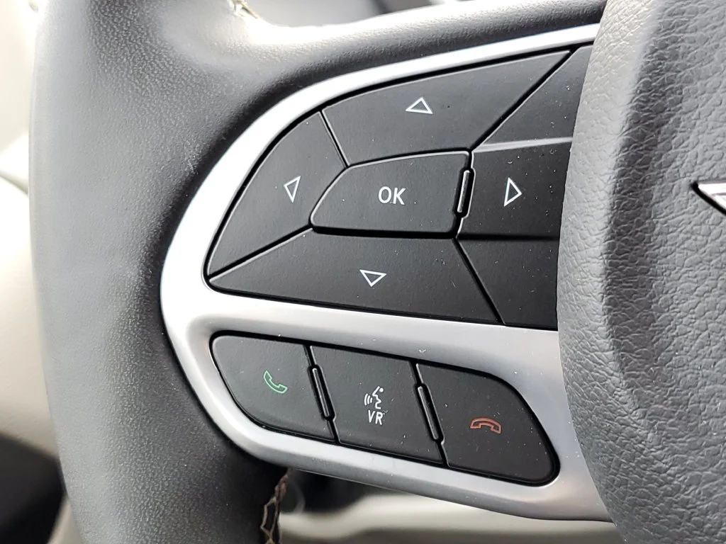Used 2024 Silver Chrysler Touring L image 15