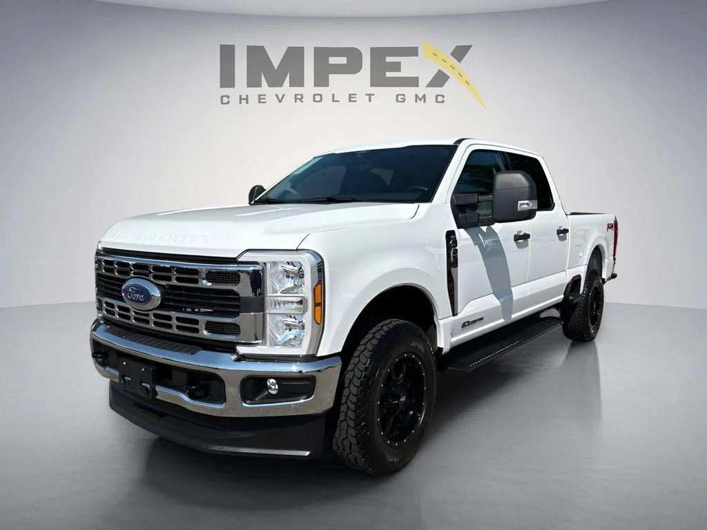Used 2025 White Ford XL image 1