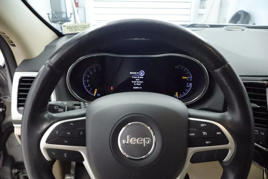 Certified Used 2020 Silver Jeep Limited image 29