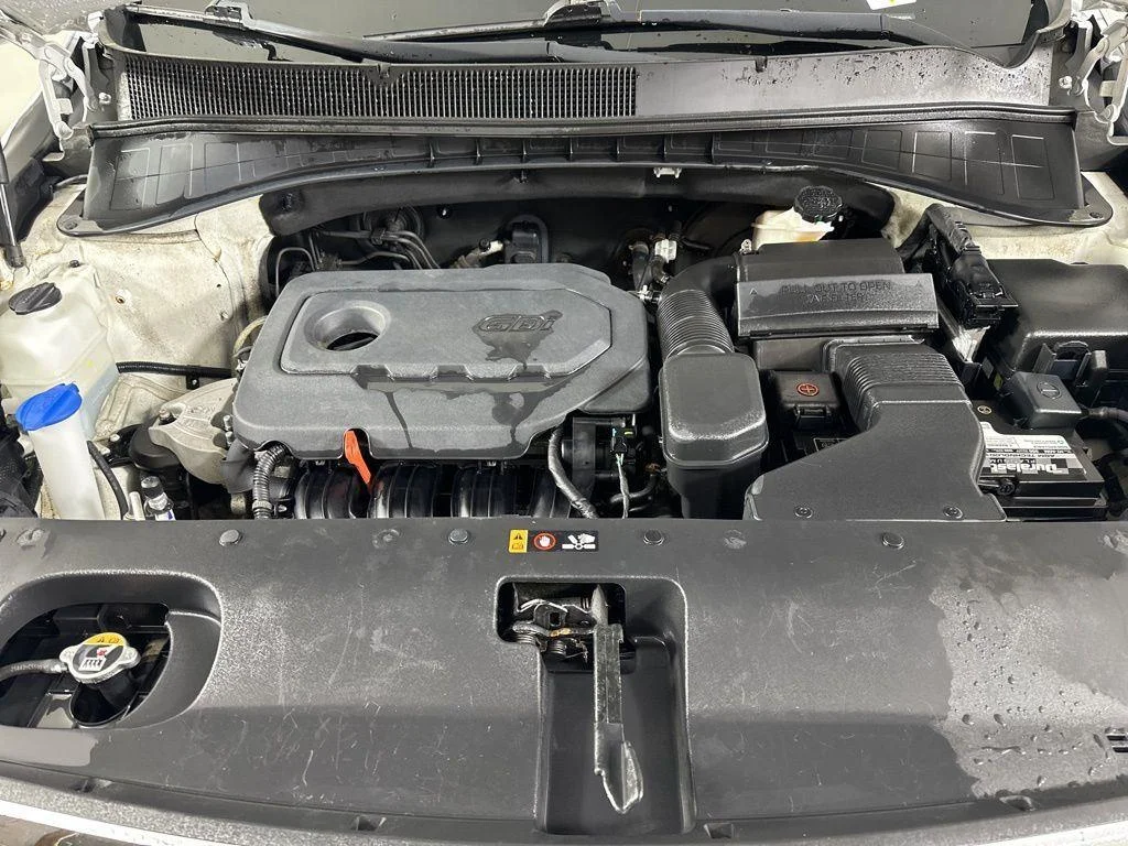 Used 2020 Snow White Pearl Kia LX image 29