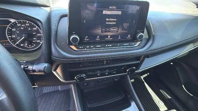 2025 Nissan Rogue S - Photo 15
